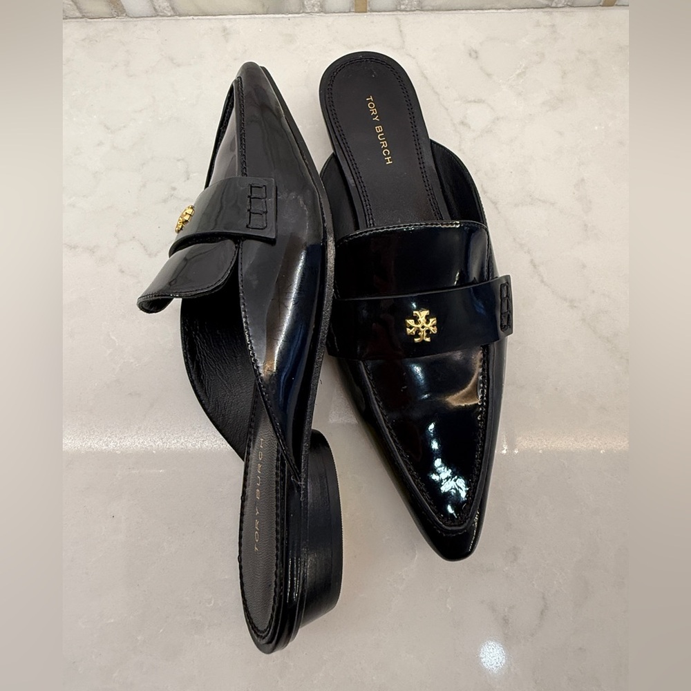 NWOB TORY BURCH PATENT LEATHER MULES BLACK GOLD POINT TOE SLIP ON 5 - Picture 2 of 4